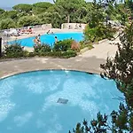 בית נופש Maison Charmante A Avec Vue Sur La Et Piscine