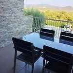 Maison Charmante A Avec Vue Sur La Et Piscine קוגולין