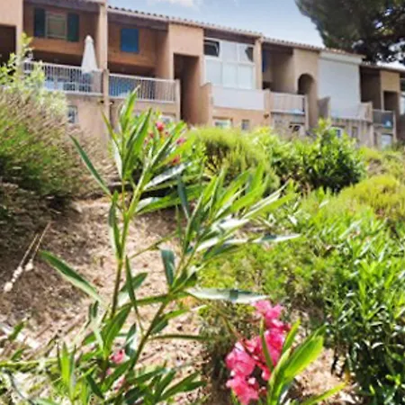 Maison D'une Avec Vue Sur La Piscine Partagee Et Jardin Clos A A 4 Km De La *