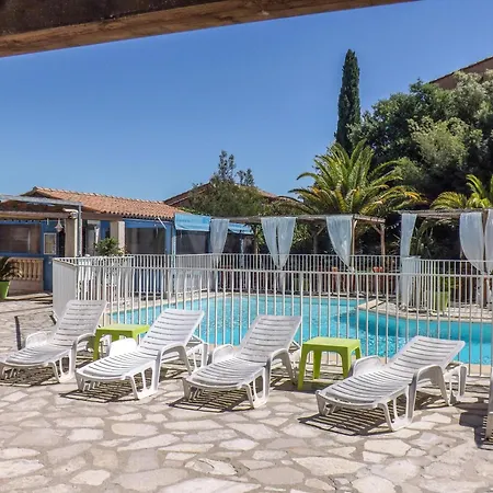 Maison Charmante A Avec Vue Sur La Et Piscine بيت للعطل كوغولين