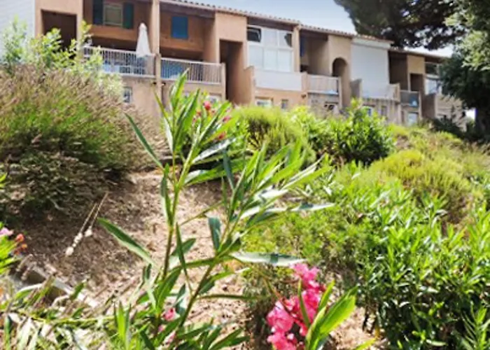 Maison D'une Avec Vue Sur La Piscine Partagee Et Jardin Clos A A 4 Km De La *