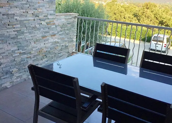 Maison D'une Avec Vue Sur La Piscine Partagee Et Jardin Clos A A 4 Km De La Cogolin